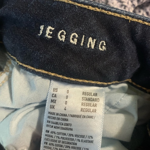 American Eagle ripped jeans - Picture 3 of 3